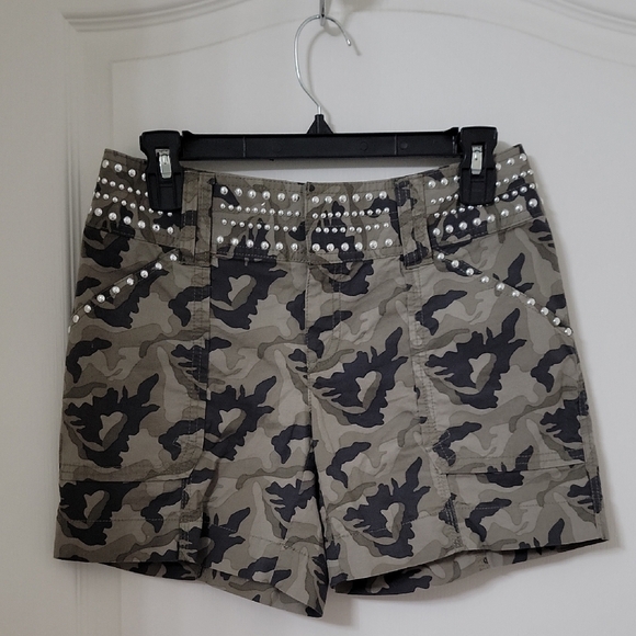 INC International Concepts Size 0 Camo Stud Embellished Shorts, Exc. Used Cond. - Picture 1 of 9